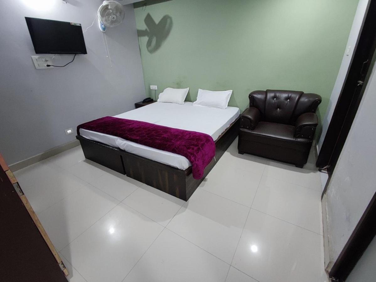 Hotel Kanha Shyam Madhubani Extérieur photo