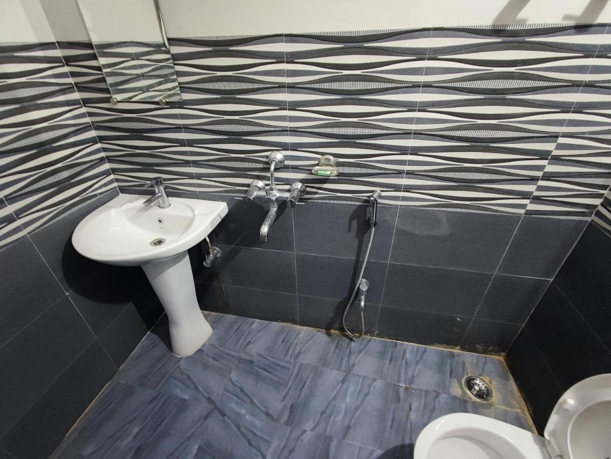 Hotel Kanha Shyam Madhubani Extérieur photo