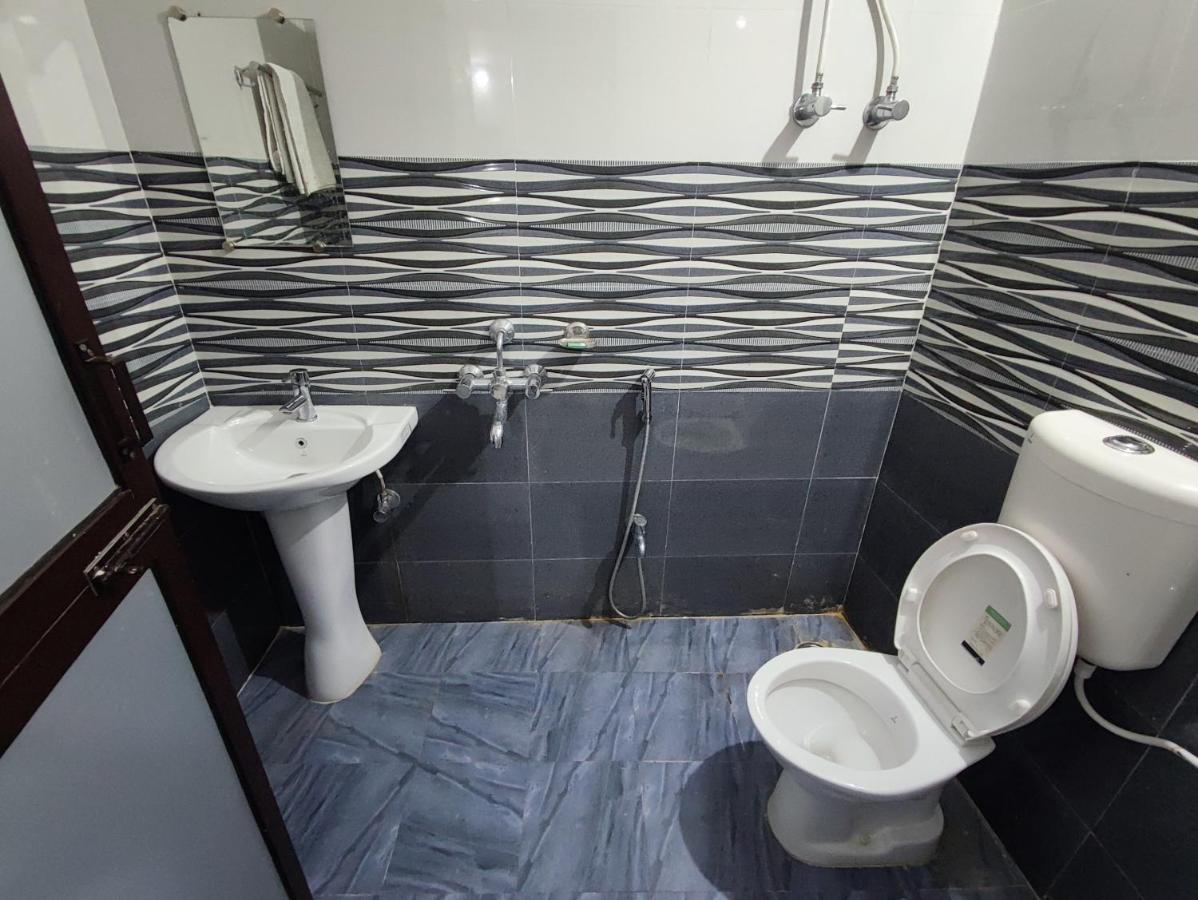 Hotel Kanha Shyam Madhubani Extérieur photo