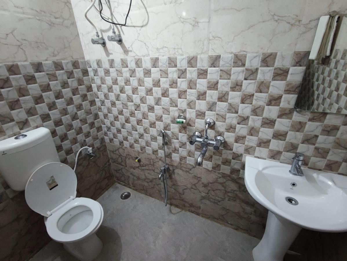 Hotel Kanha Shyam Madhubani Extérieur photo